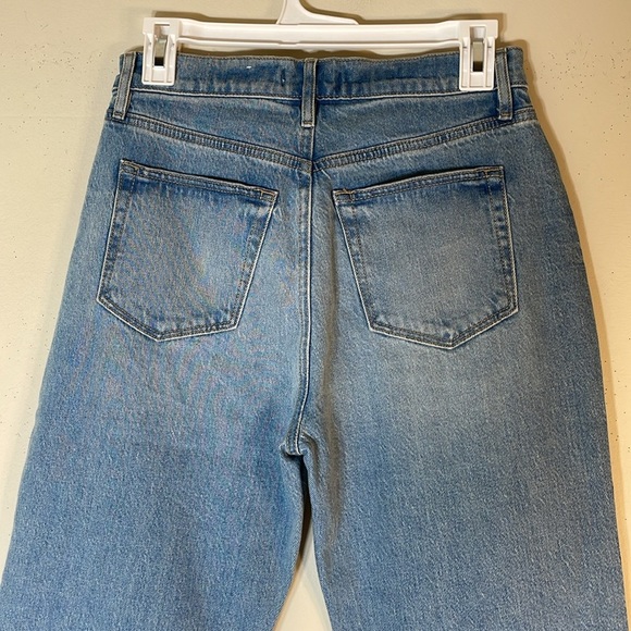 NWT. LOFT 26/2 Fresh Cut High Rise Straight Jeans in Light Vintage Wash. - Picture 11 of 12